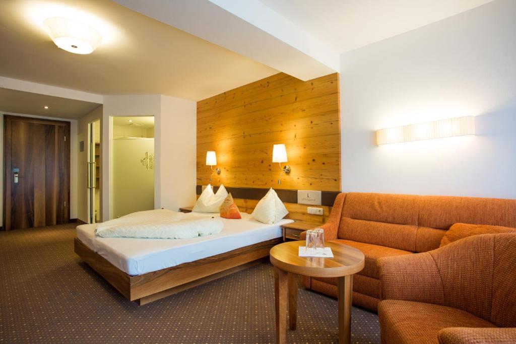Hotel Lohningerhof Maria Alm am Steinernen Meer Esterno foto