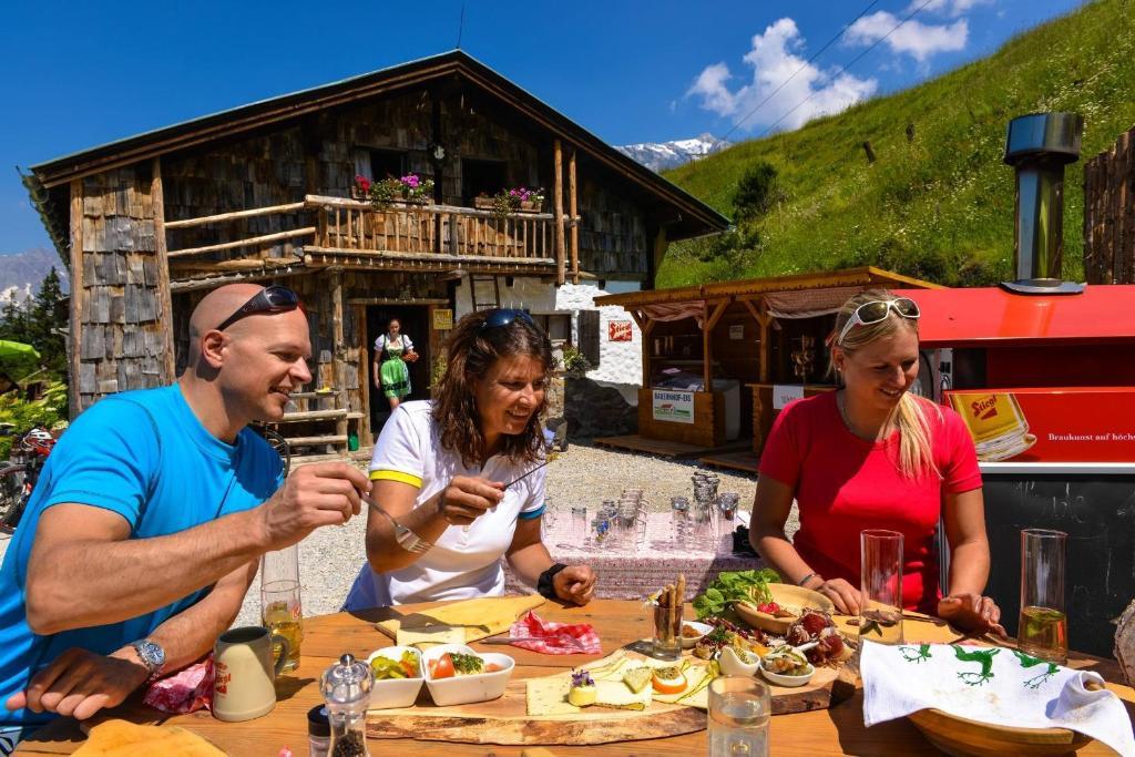 Hotel Lohningerhof Maria Alm am Steinernen Meer Esterno foto