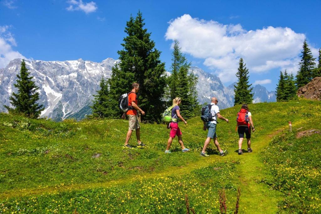 Hotel Lohningerhof Maria Alm am Steinernen Meer Esterno foto